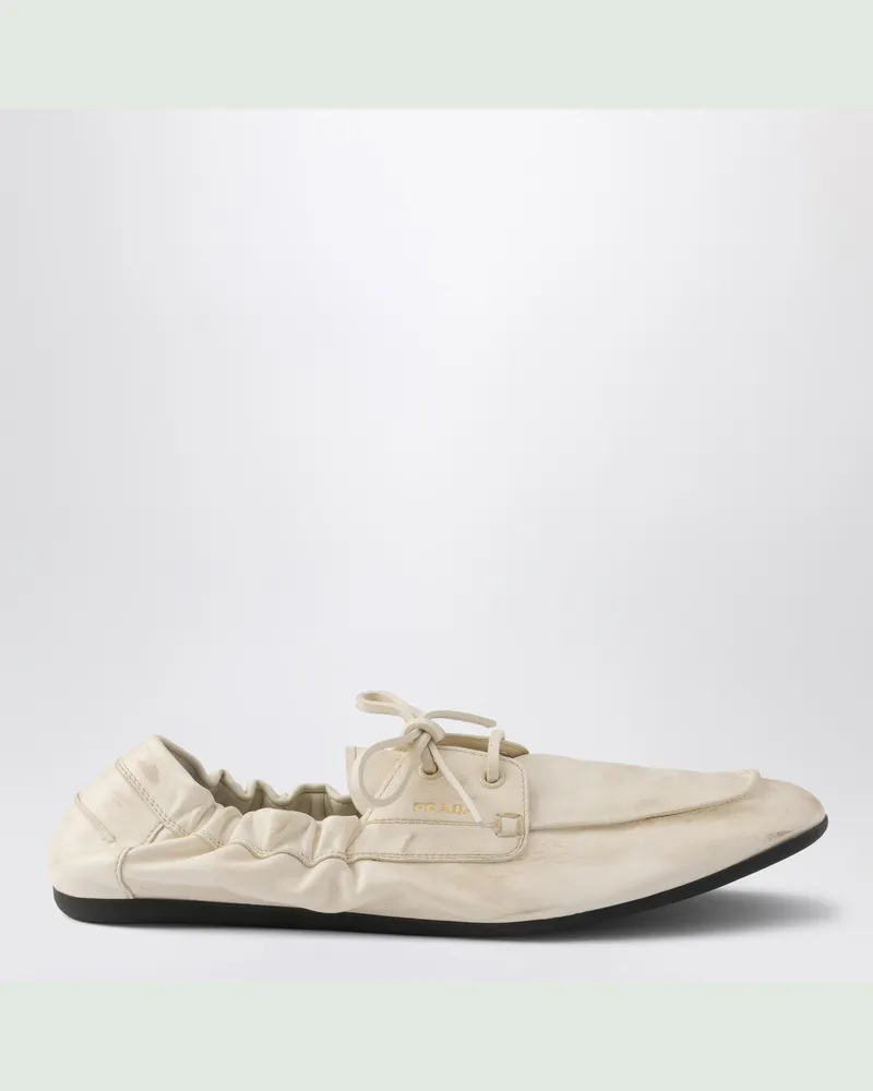 Prada Shuffle Bootsschuhe aus antikisiertem Leder in der Farbe Talk White