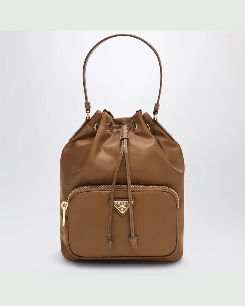 Prada Duet Beuteltasche aus Re-Nylon in Brandy Brown
