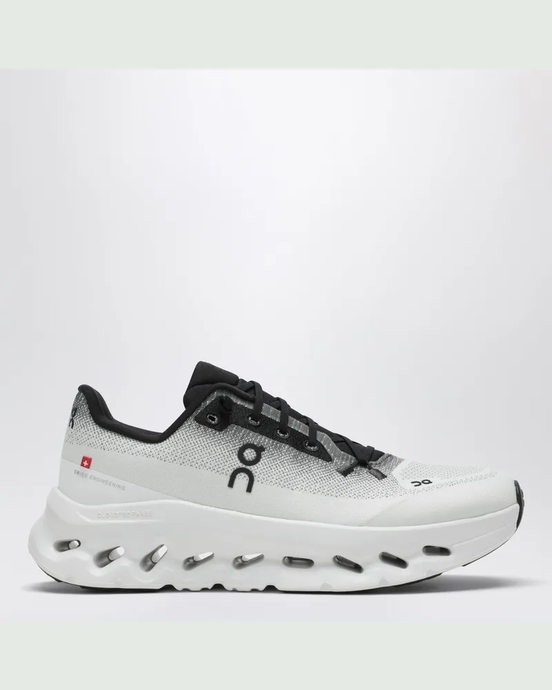 ON Cloudtilt Sneakers in Schwarz/Elfenbein Black