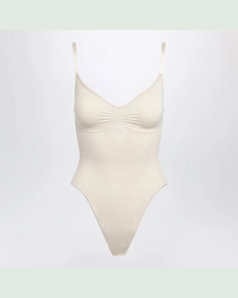 SKIMS Sandfarbener Seamless Sculpt String-Body Beige