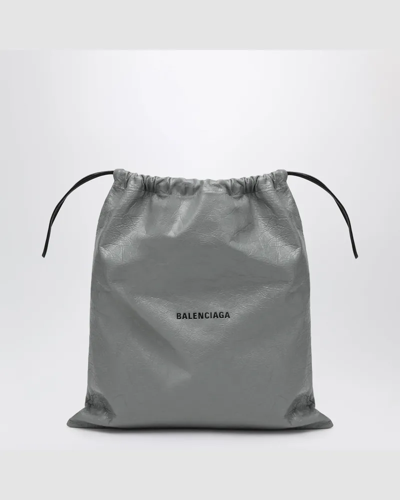Balenciaga Shopper La Pochette Dust Bag aus Lammleder in Grau Grey