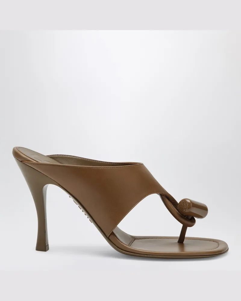 Loewe Toggle Sandale aus glattem eichenfarbenem Kalbsleder Beige
