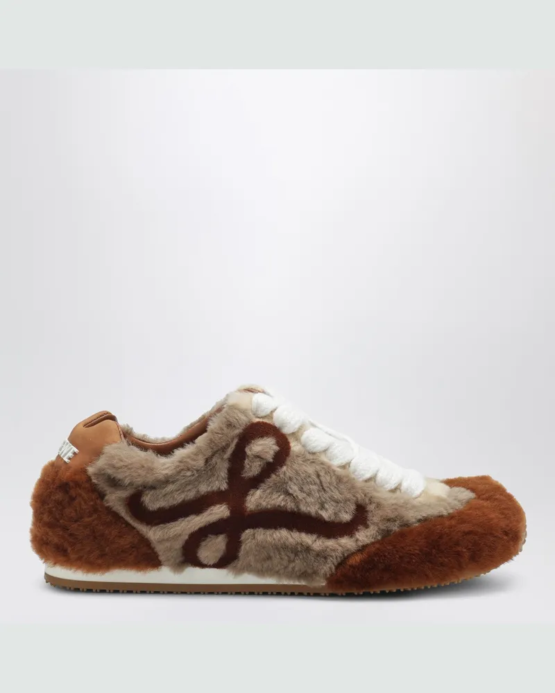 Loewe Ballet Runner 2.0 Sneakers aus hell-/dunkelbraunem Schaffell Grey