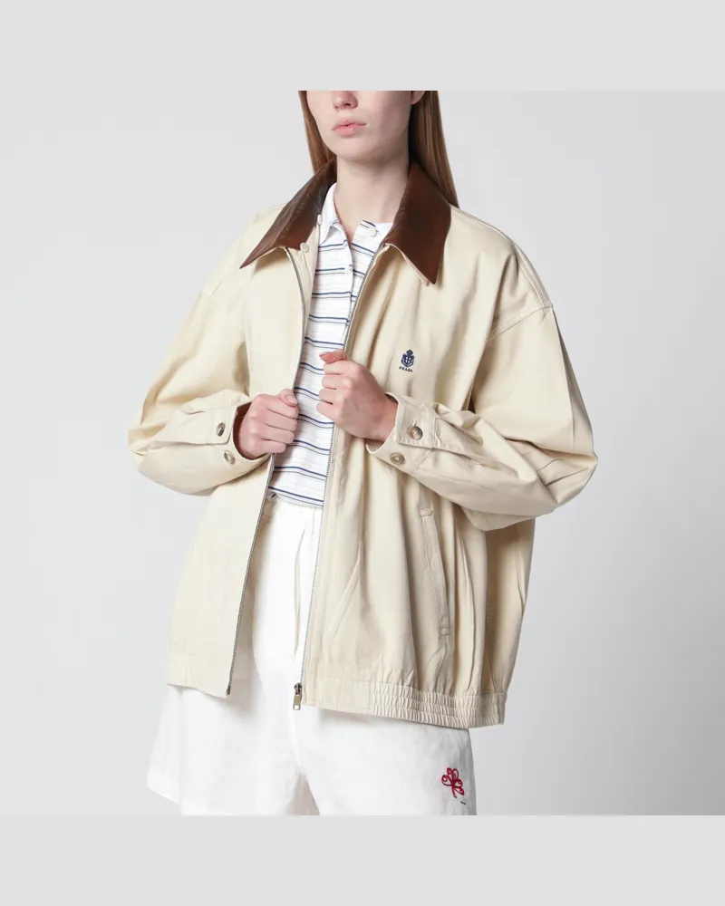 Prada Blouson aus stückgefärbter Old-Gabardine mit Stickerei Beige