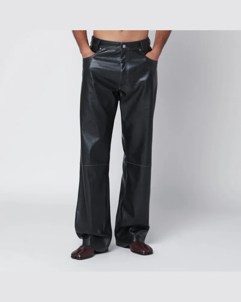 Maison Margiela Schwarze Hose aus Kunstleder Schwarz