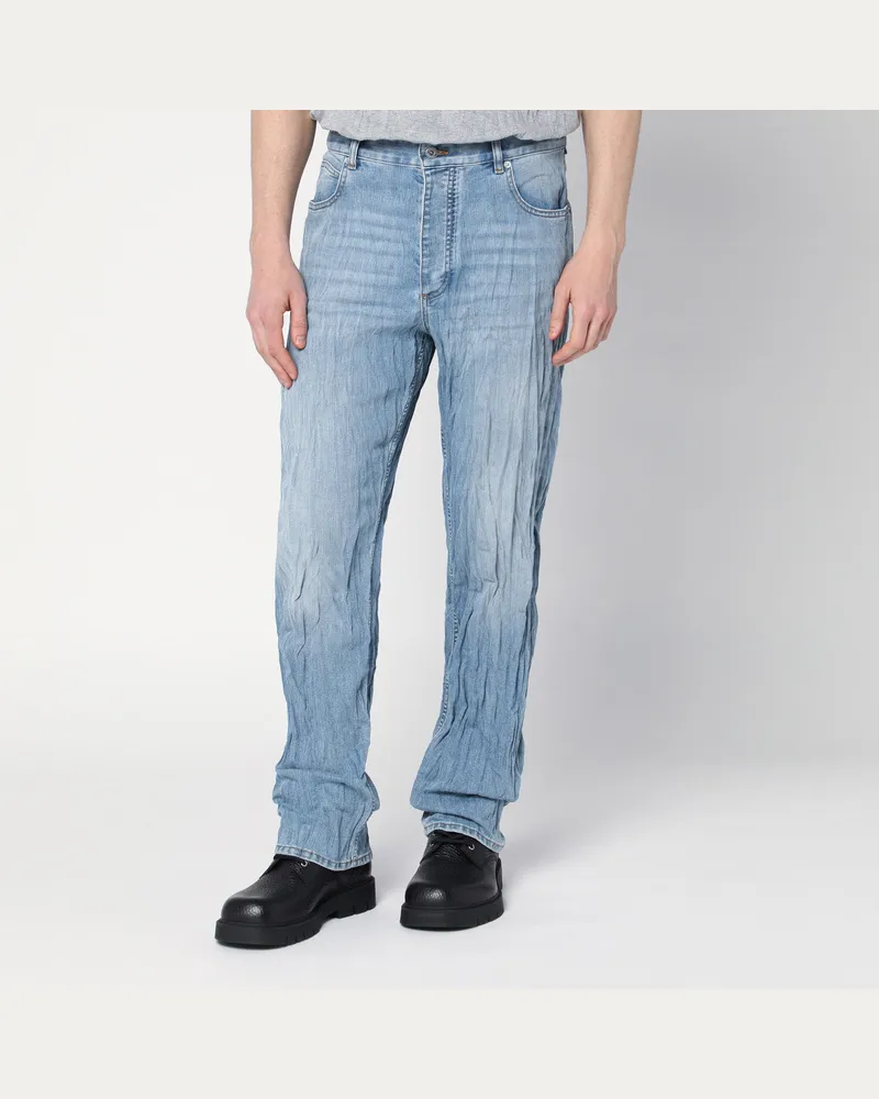 Bottega Veneta Hellblaue Jeans mit verwaschenem Knittereffekt 