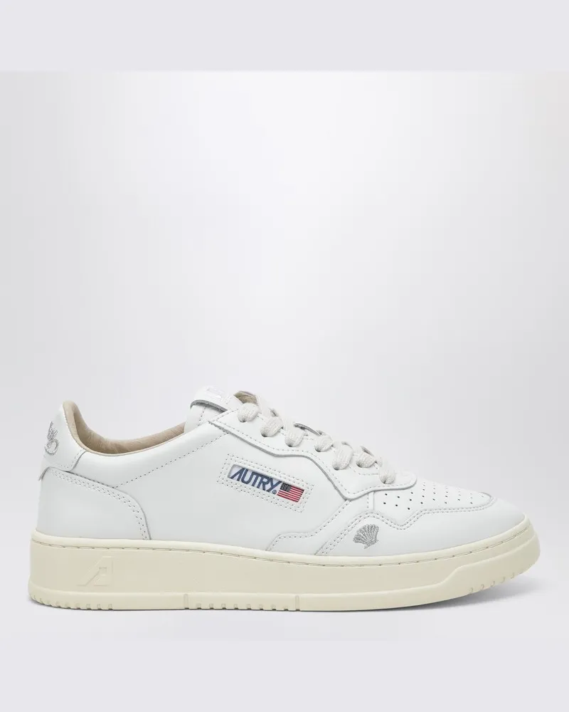 AUTRY Medalist Low Sneaker aus weißem Leder mit Muscheldetail Weiß