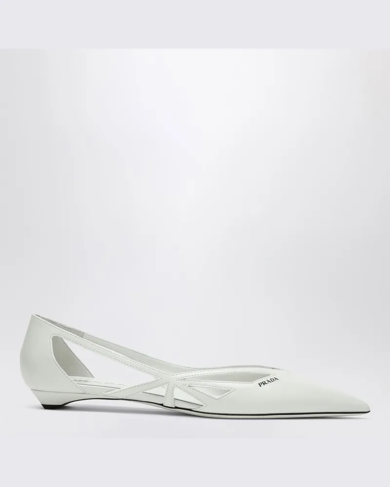 Prada Weißer Cut-Out-Ballerina aus gebürstetem Leder Weiß