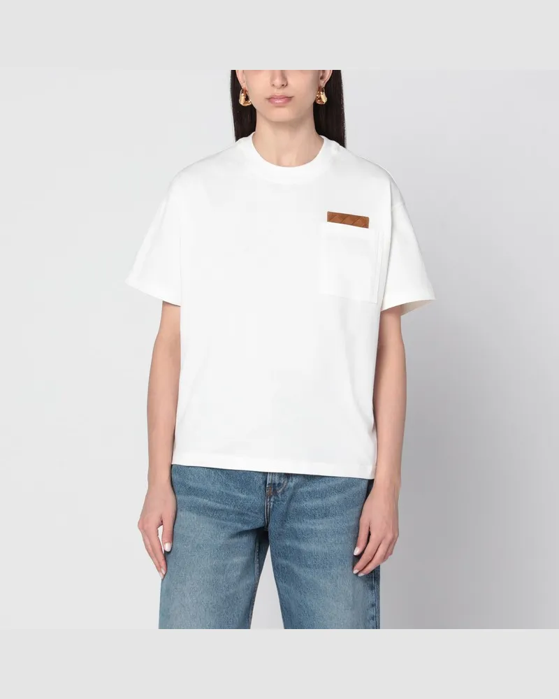 Bottega Veneta Elfenbeinfarbenes T-Shirt mit Patch im verflochtenen Muster Weiß