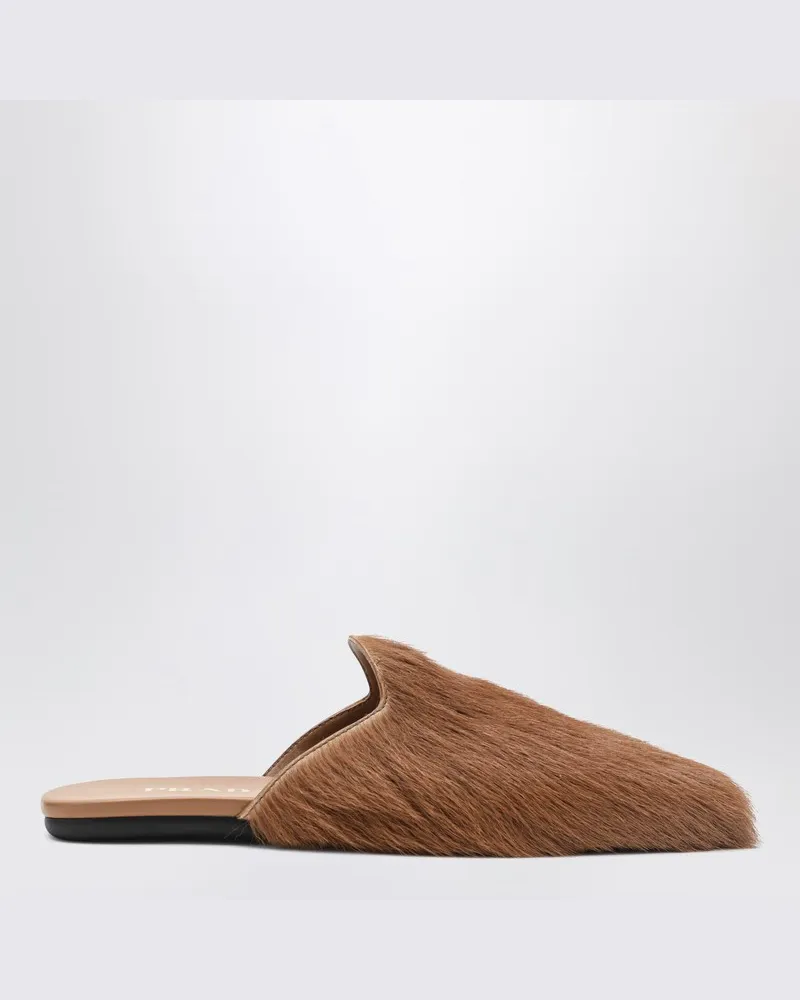 Prada Sandfarbener Sabot mit Felloptik Beige