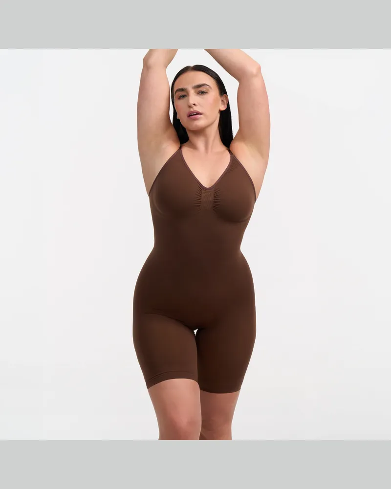 creamy fabrics Bodysuit Sculpting Shapewear mit Shorts - Medium Shape - Braun / S 