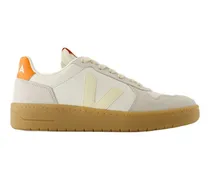 V-82 Sneaker — White