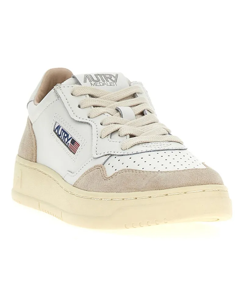 AUTRY Medalist Low Sneaker — Cream Cream