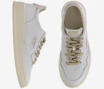 Medalist Low Sneaker — White