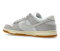 Dunk Low Retro SE Sneaker — Gray