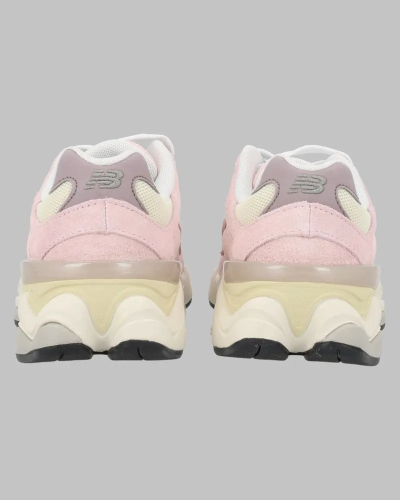 New Balance Sneakers — Pink Pink