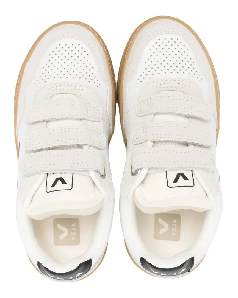 VEJA V-90 Sneakers — Beige 