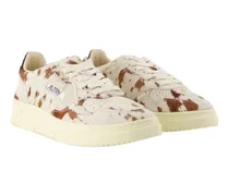 Medalist Low Sneaker — White