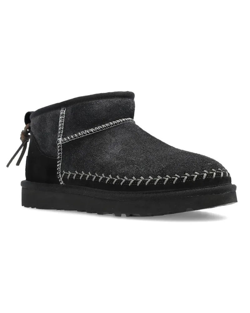 UGG Boot — Black Black