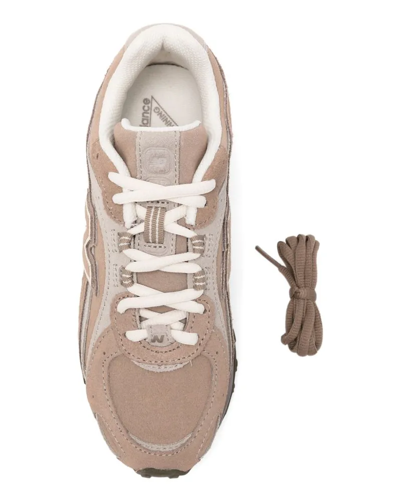 New Balance Logo-Appliqué Running-Style Sneaker — Beige Beige