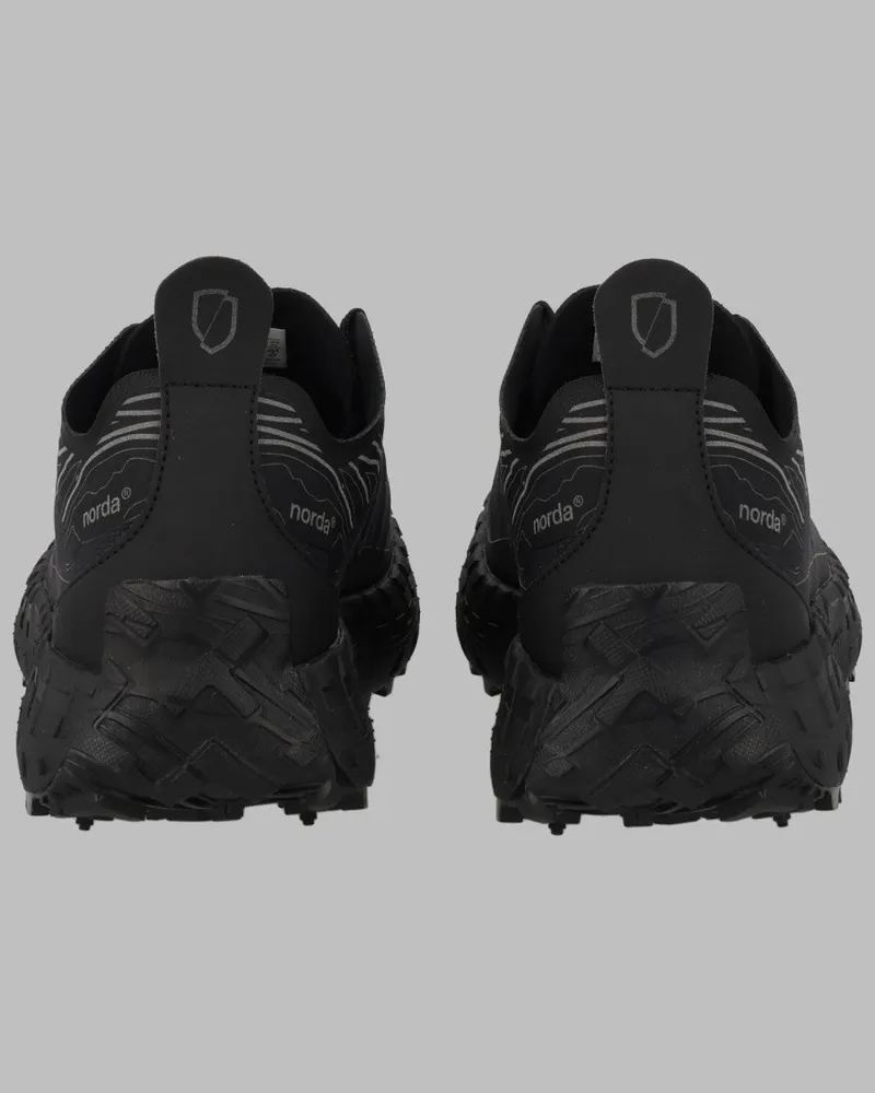 Norda Sneakers — Black Black