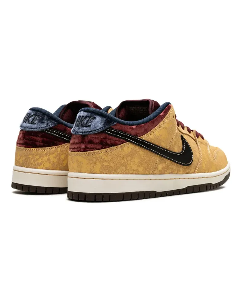 Nike Women's Sb Dunk Low Pro City Of Cinema Sneakers Brown Shoes Brown
