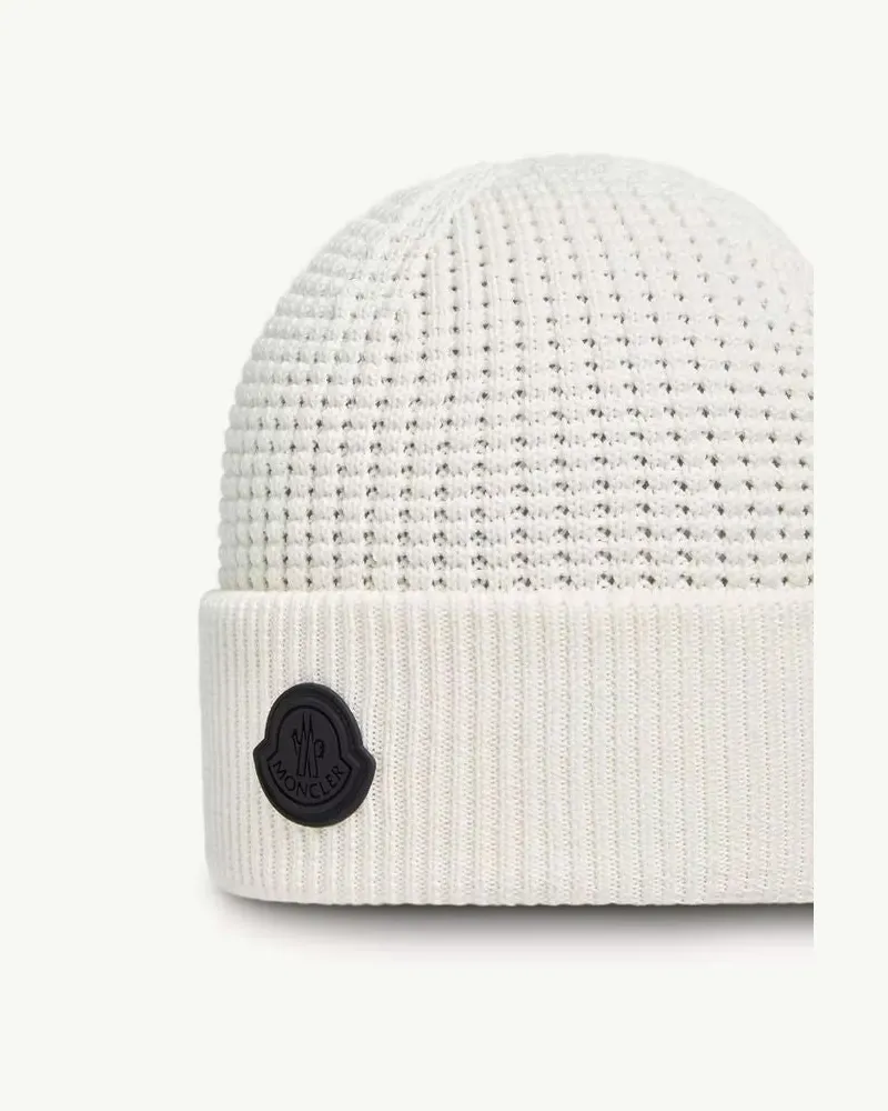 Moncler K20913B00032M1367 Logo-Patch Knit Beanie — White White
