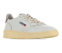Medalist Low Sneaker — White