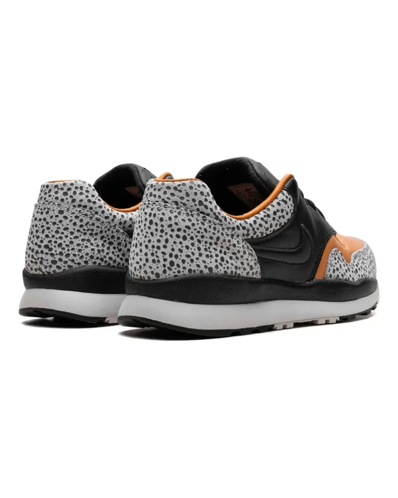 Nike Men's Air Safari Sneaker Orange Orange