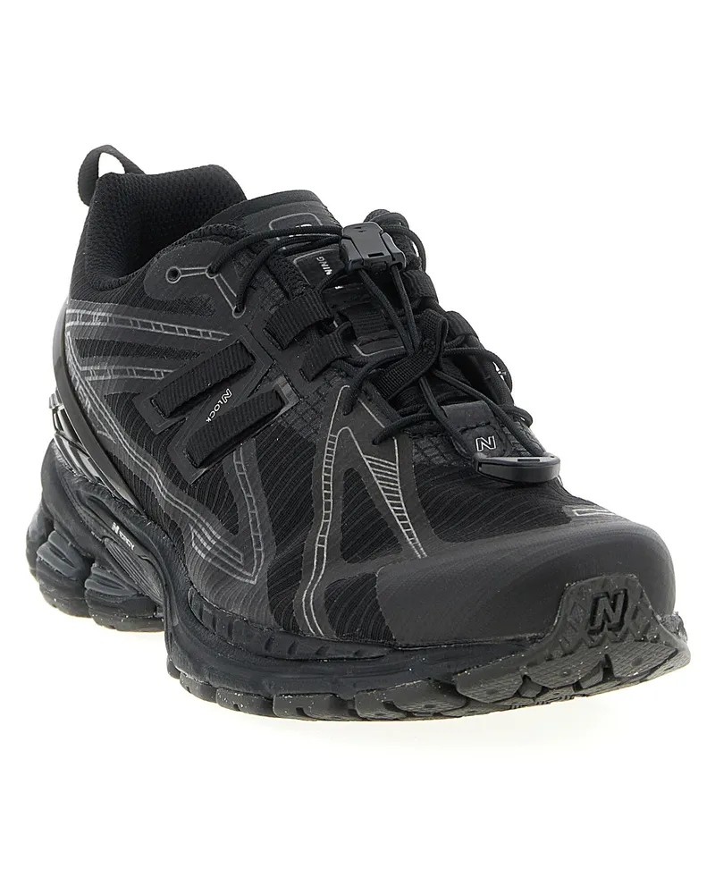 New Balance Sneaker — Black Black