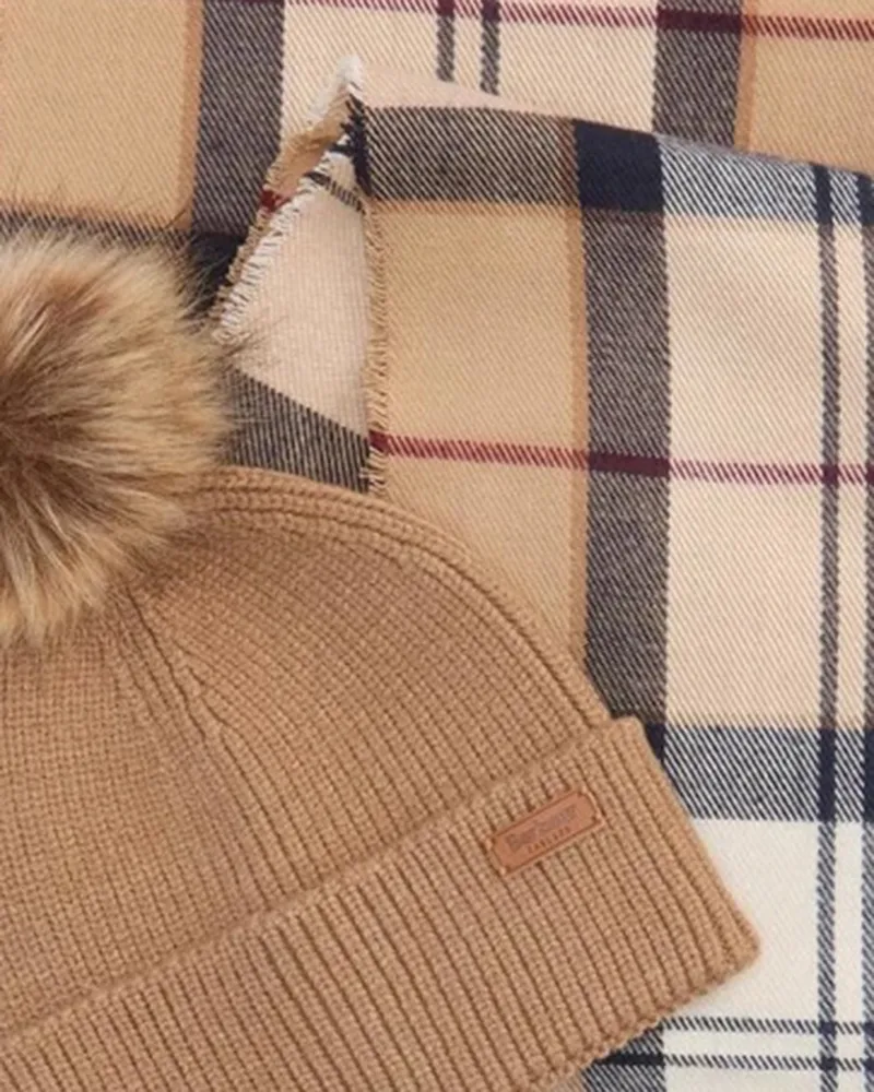 Barbour LGS0054 Beanie & Scarf Gift Set — Beige Beige