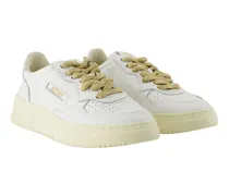 Women's Medalist Sneaker White Calfskin