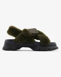 Burberry Sandalen „Pebble“ mit Lammfell Loch