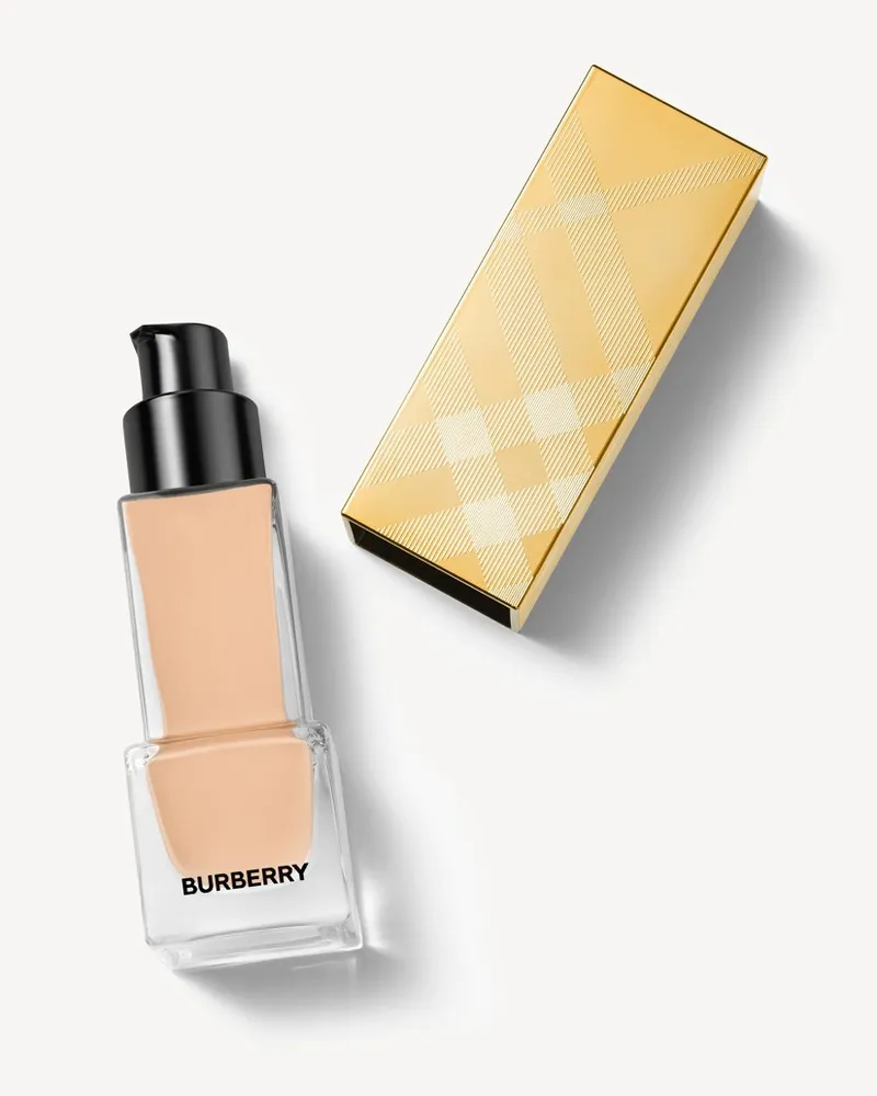 Burberry Ultimate Glow Foundation - 30 Light Warm 
