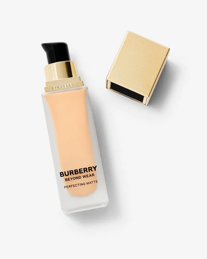 Burberry Beyond Wear Perfecting Matte Foundation - 20 Fair Warm 
