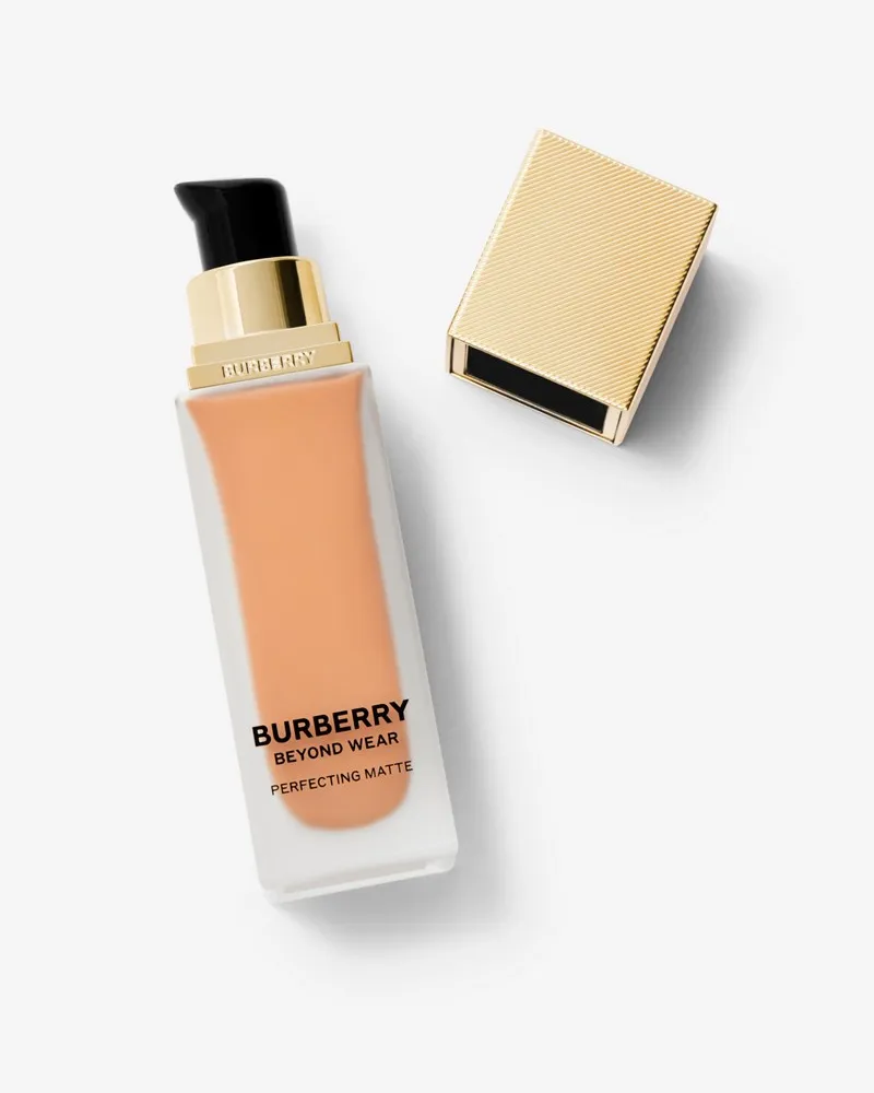 Burberry Beyond Wear Perfecting Matte Foundation - 70 Medium Cool 
