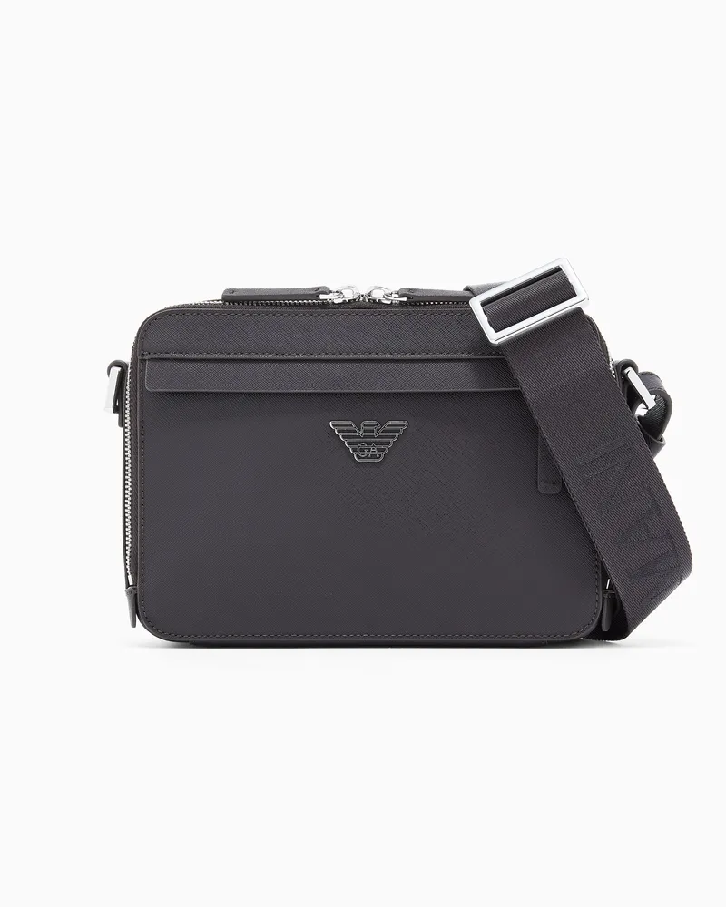Emporio Armani ASV Mini-Kamera-Tasche aus neu aufbereitetem Saffiano-Leder mit Adler-Plakette Grau