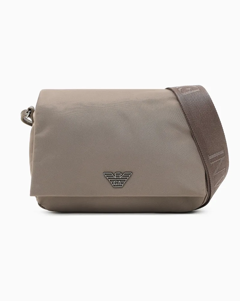 Emporio Armani ASV Umhängetasche aus recyceltem Nylon mit Klappenverschluss Braun