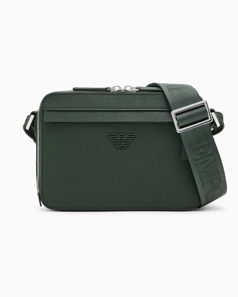 Emporio Armani ASV Mini-Kamera-Tasche aus neu aufbereitetem Saffiano-Leder mit Adler-Plakette Grün