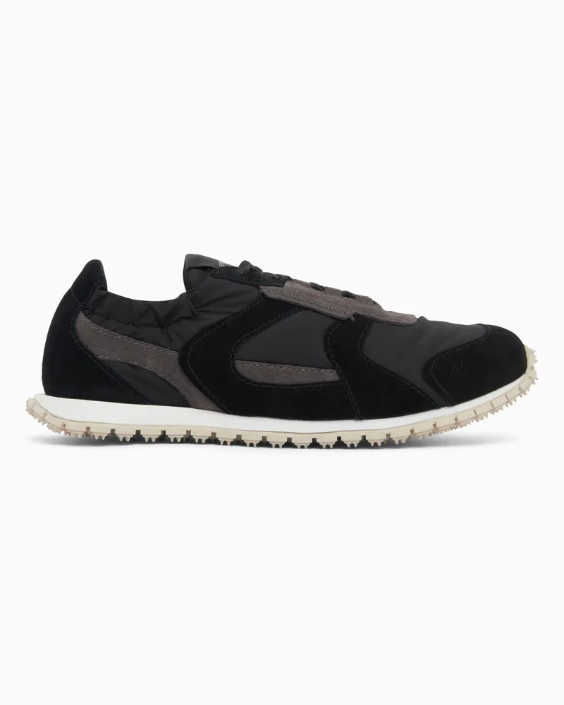 Emporio Armani Schnürsneaker in regulärer Passform mit Wildledereinsätzen Schwarz