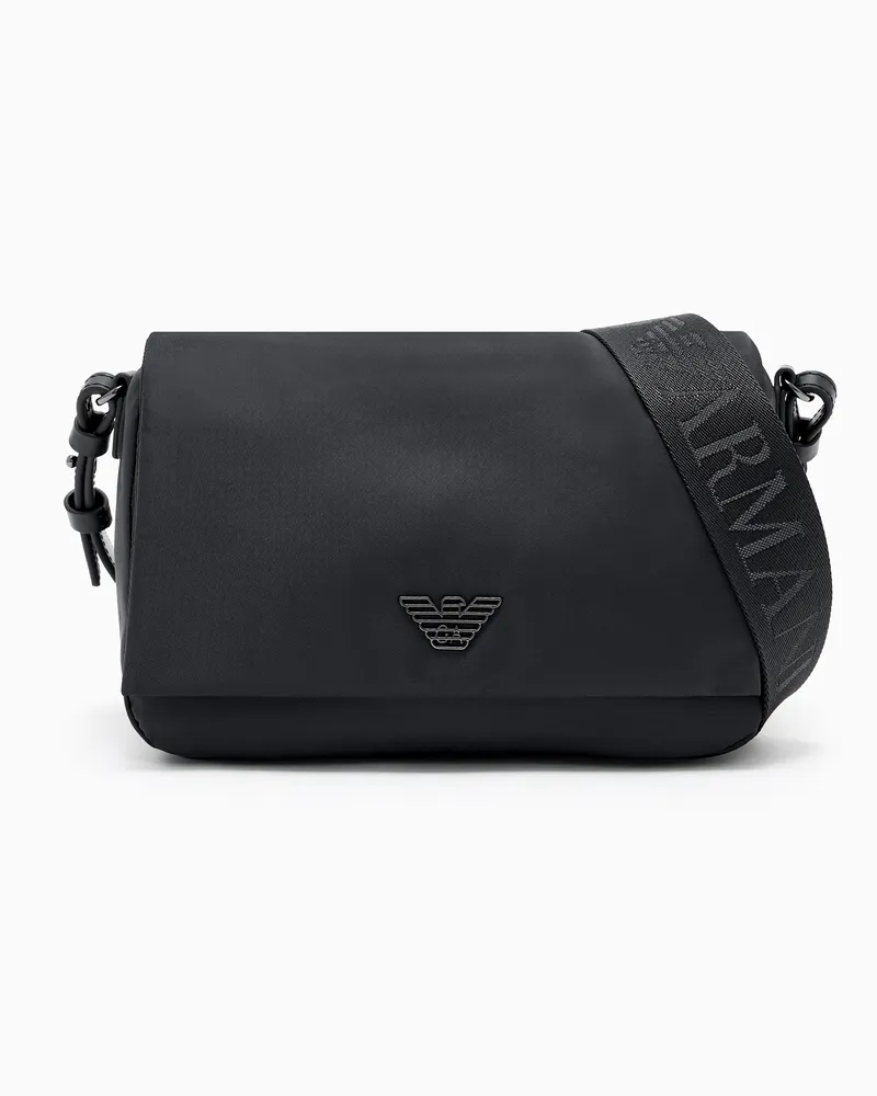 Emporio Armani ASV Umhängetasche aus recyceltem Nylon mit Klappenverschluss Schwarz
