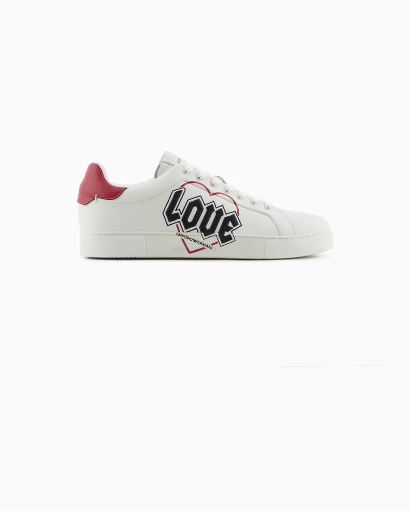 Emporio Armani Leder-Sneaker mit LOVE–Print aus der Sonderkollektion zum Valentinstag Weiß