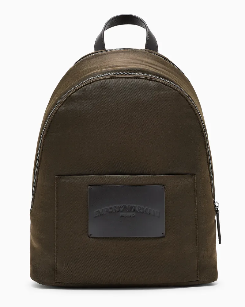 Emporio Armani Runder Rucksack aus gepolstertem Nylon Grün