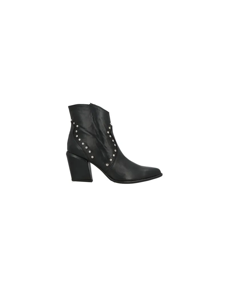 Nila & Nila SCHUHE - Stiefelettenauf YOOX.COM Schwarz