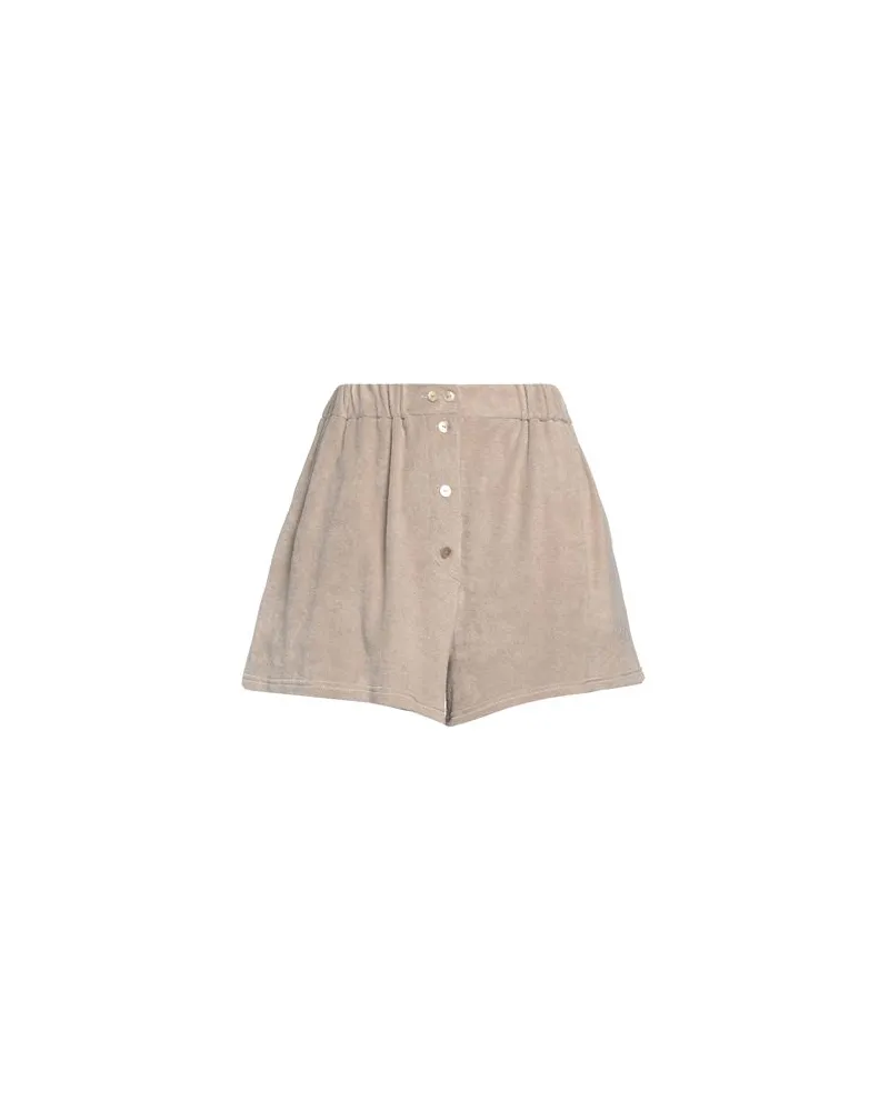 Patou HOSEN & RÖCKE - Shorts & Bermudashortsauf YOOX.COM Beige