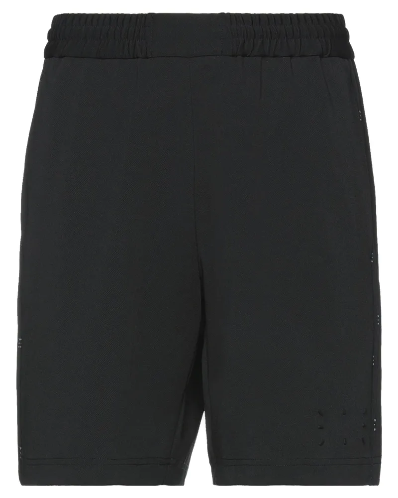 McQ Shorts & Bermudashorts Schwarz