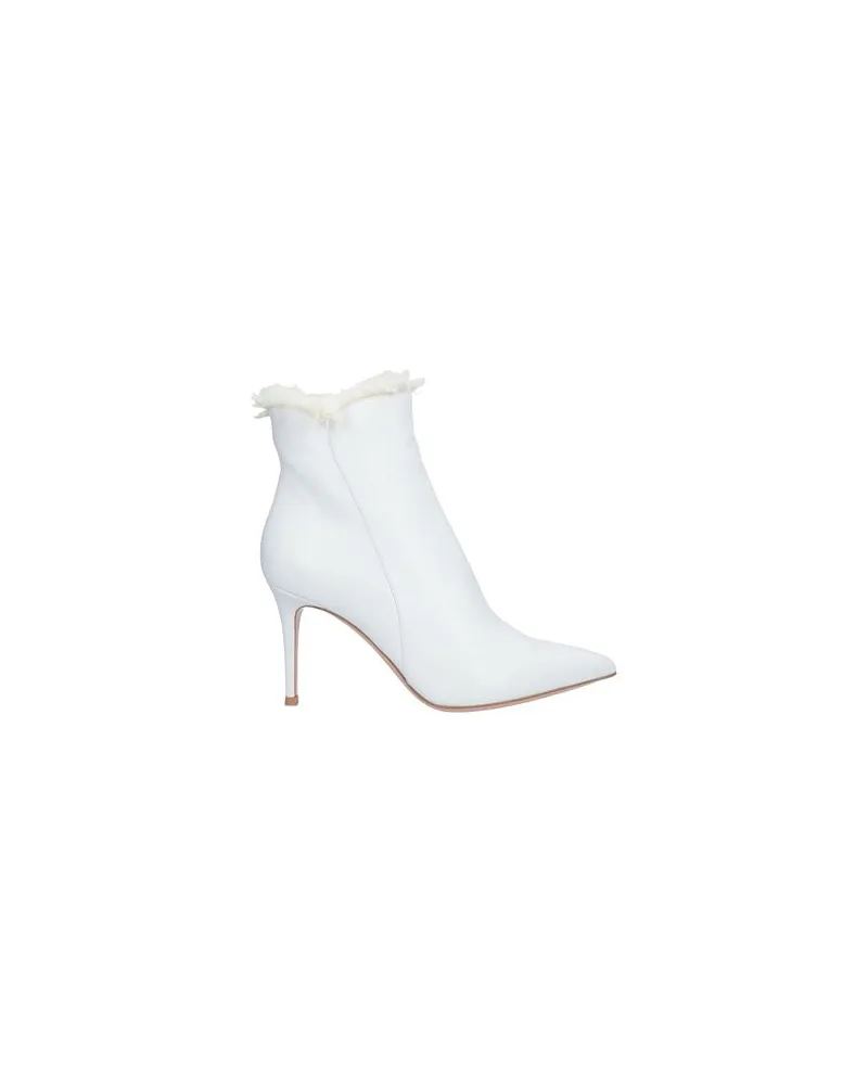 Gianvito Rossi SCHUHE - Stiefelettenauf YOOX.COM Elfenbein