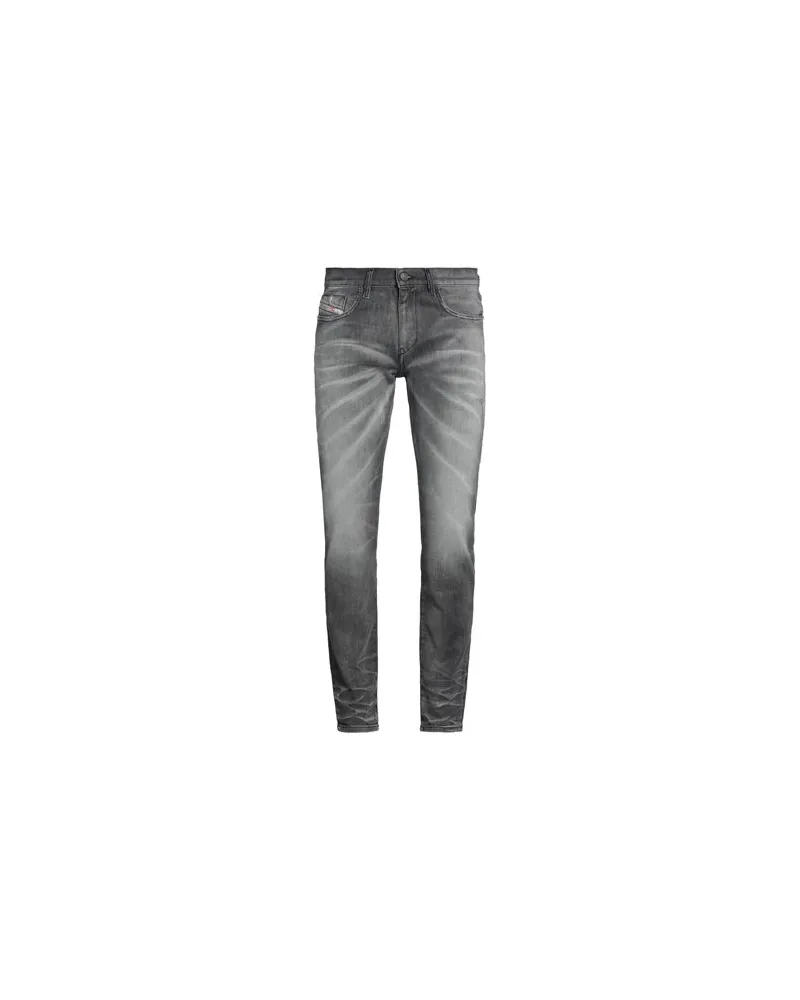Diesel HOSEN & RÖCKE - Jeanshosenauf YOOX.COM Schwarz