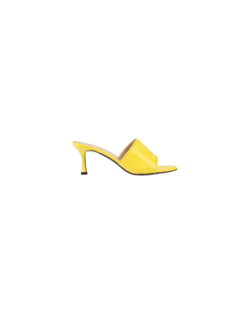 N° 21 SCHUHE - Sandalenauf YOOX.COM Gelb