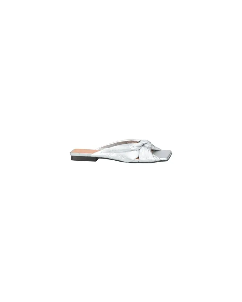 Ganni SCHUHE - Sandalenauf YOOX.COM Silber
